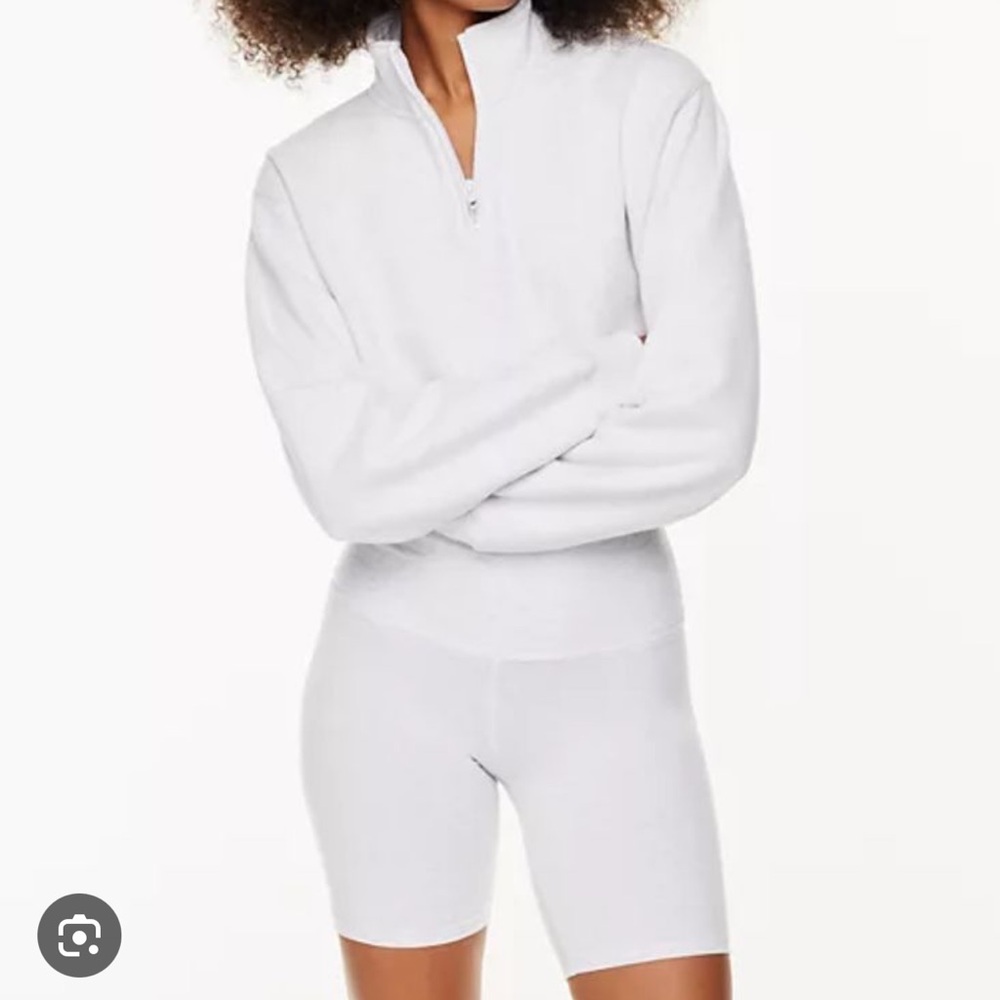 Aritzia TNA fleece perfect 1/4 zip sweatshirt.